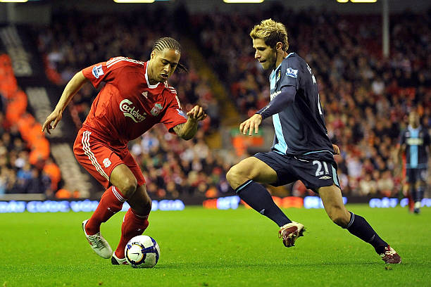 的竞争中脱 的竞争中脱